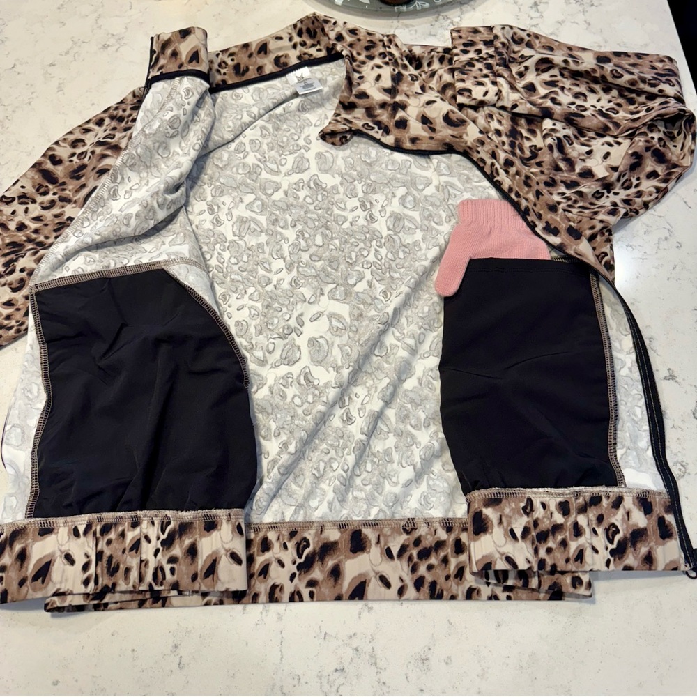 NWOT- Member’s Mark Leopard Print Women's Travel Jacket Size XL - Picture 8 of 10